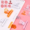 Цветной, прозрачный, пластиковый зажим для круглых билетов Specification image